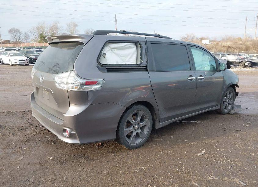 Photo 4 of 2015 Toyota Sienna SE 8 PASSENGER (VIN 5TDXK3DC9FS670005)