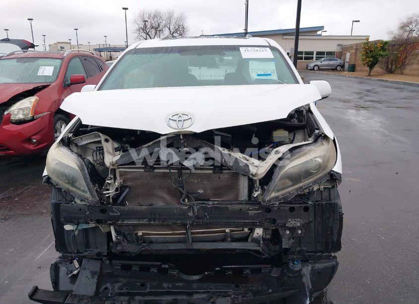 Photo 13 of 2016 Toyota Sienna SE PREMIUM 8 PASSENGER (VIN 5TDXK3DC9GS765651)