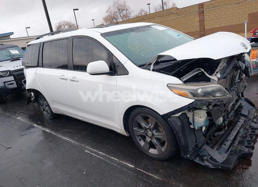 Photo 14 of 2016 Toyota Sienna SE PREMIUM 8 PASSENGER (VIN 5TDXK3DC9GS765651)
