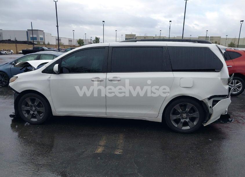 Photo 15 of 2016 Toyota Sienna SE PREMIUM 8 PASSENGER (VIN 5TDXK3DC9GS765651)