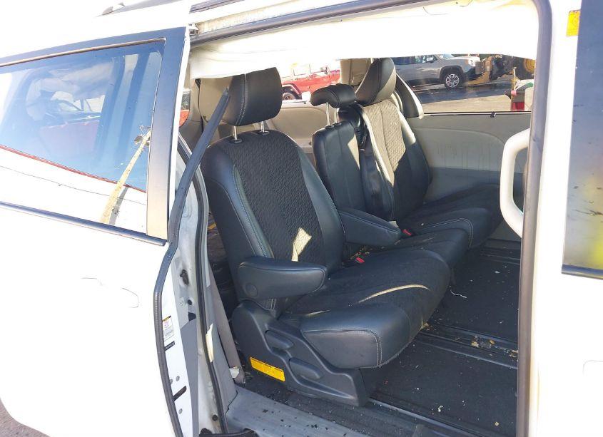 Photo 8 of 2011 Toyota Sienna SPORT (VIN 5TDXK3DCXBS039967)