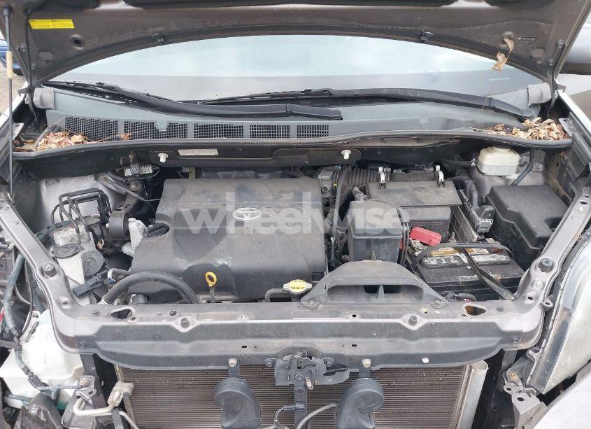 Photo 10 of 2011 Toyota Sienna SPORT (VIN 5TDXK3DCXBS140409)