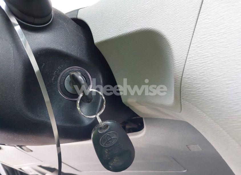 Photo 11 of 2011 Toyota Sienna SPORT (VIN 5TDXK3DCXBS140409)