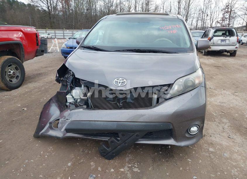 Photo 12 of 2011 Toyota Sienna SPORT (VIN 5TDXK3DCXBS140409)