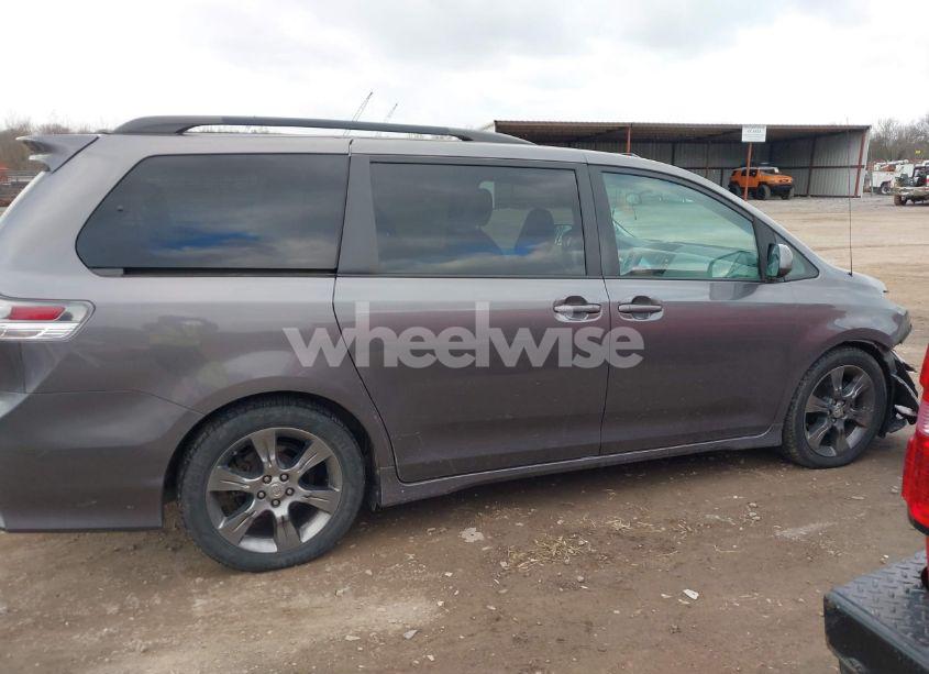 Photo 13 of 2011 Toyota Sienna SPORT (VIN 5TDXK3DCXBS140409)