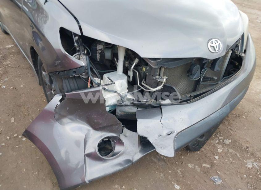 Photo 6 of 2011 Toyota Sienna SPORT (VIN 5TDXK3DCXBS140409)