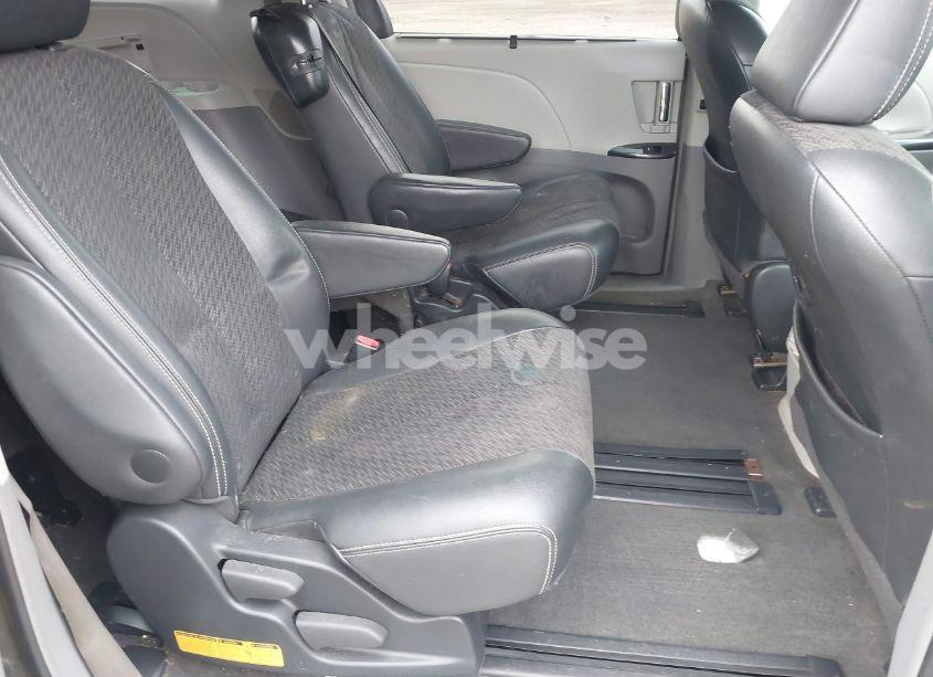 Photo 8 of 2011 Toyota Sienna SPORT (VIN 5TDXK3DCXBS140409)