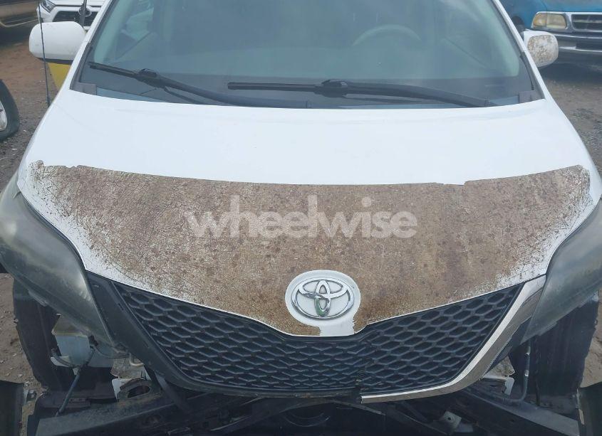 Photo 10 of 2013 Toyota Sienna SE 8 PASSENGER (VIN 5TDXK3DCXDS341925)