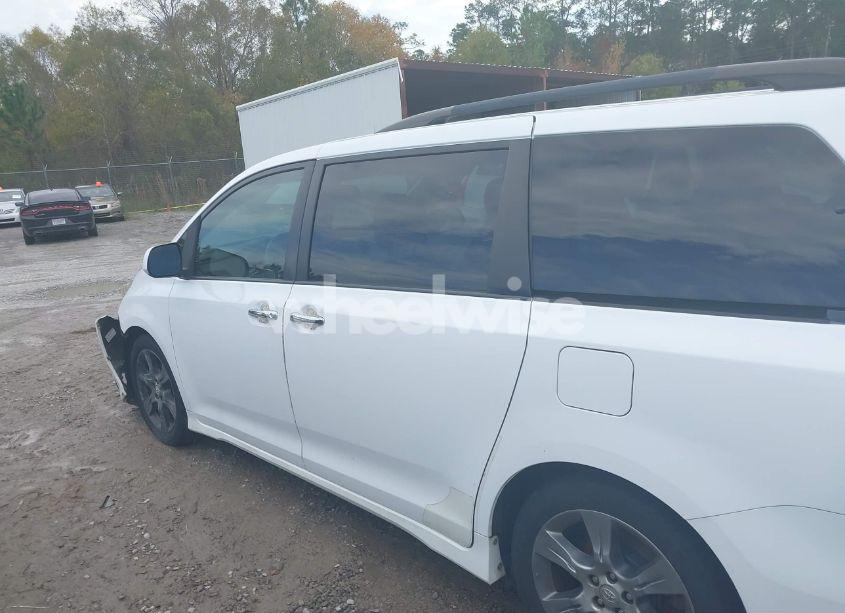 Photo 14 of 2013 Toyota Sienna SE 8 PASSENGER (VIN 5TDXK3DCXDS341925)