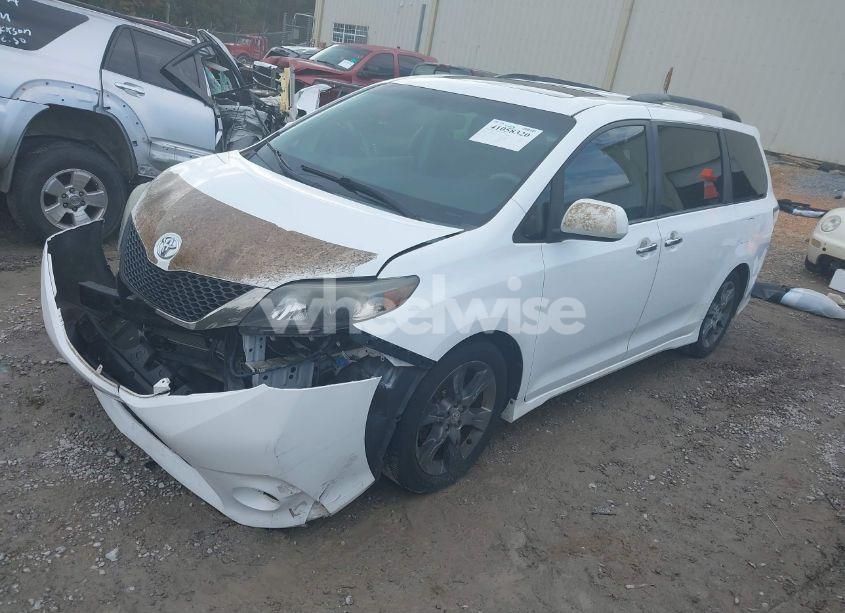 Photo 2 of 2013 Toyota Sienna SE 8 PASSENGER (VIN 5TDXK3DCXDS341925)