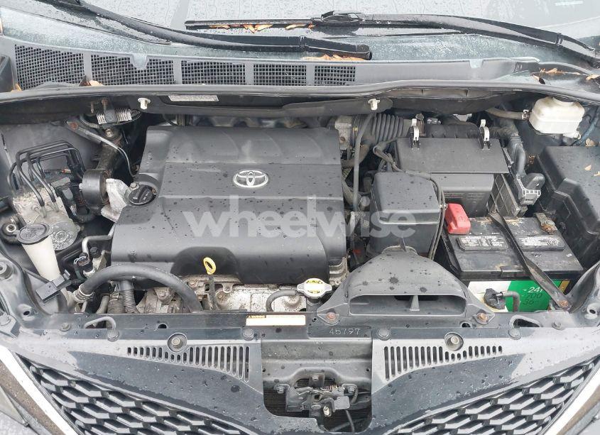 Photo 10 of 2014 Toyota Sienna SE 8 PASSENGER (VIN 5TDXK3DCXES460558)