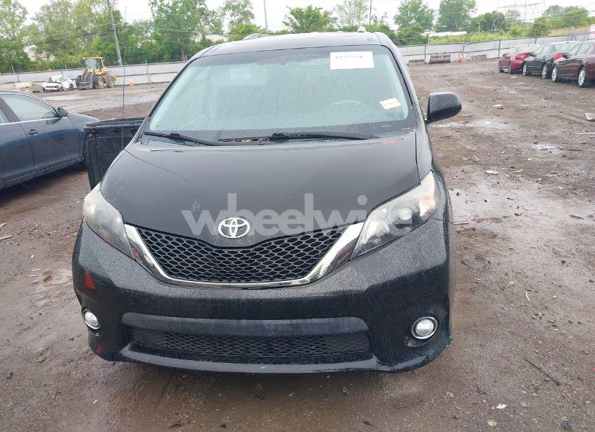 Photo 12 of 2014 Toyota Sienna SE 8 PASSENGER (VIN 5TDXK3DCXES460558)