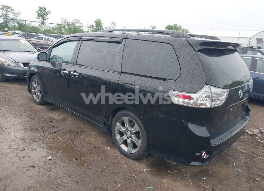 Photo 3 of 2014 Toyota Sienna SE 8 PASSENGER (VIN 5TDXK3DCXES460558)