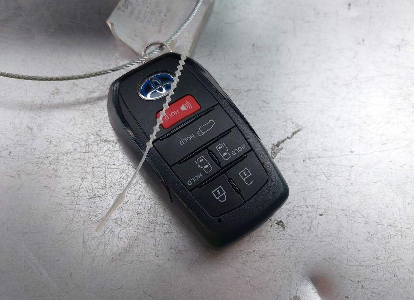 Photo 11 of 2022 Toyota Sienna XSE (VIN 5TDXRKEC0NS089723)