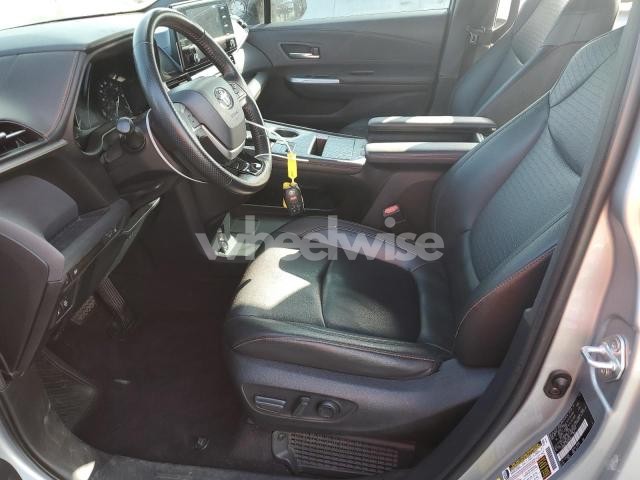 Photo 13 of 2021 TOYOTA SIENNA XSE (VIN 5TDXRKEC1MS039704)