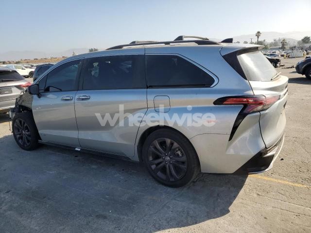 Photo 5 of 2021 TOYOTA SIENNA XSE (VIN 5TDXRKEC1MS039704)