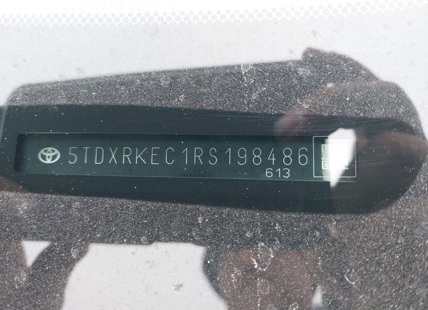 Photo 17 of 2024 Toyota Sienna XSE (VIN 5TDXRKEC1RS198486)