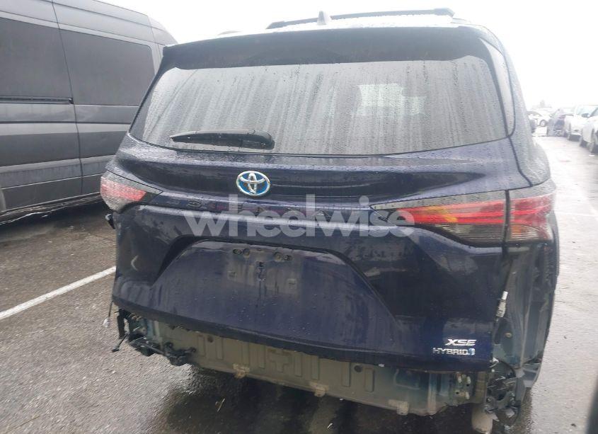 Photo 17 of 2021 Toyota Sienna XSE (VIN 5TDXRKEC5MS020539)