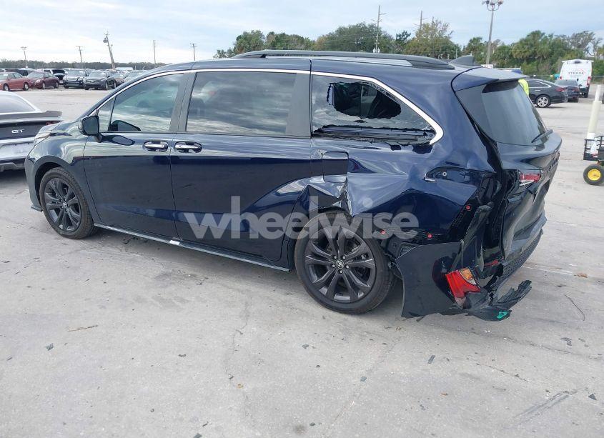 Photo 3 of 2023 Toyota Sienna XSE (VIN 5TDXRKEC5PS170431)