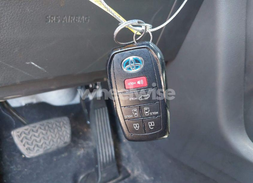 Photo 11 of 2021 Toyota Sienna XSE (VIN 5TDXRKEC6MS021909)