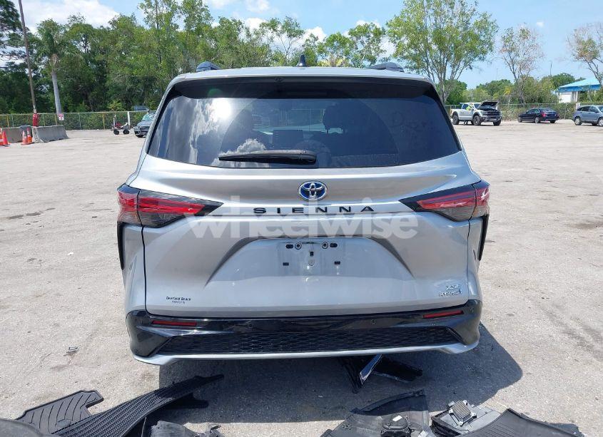 Photo 16 of 2023 Toyota Sienna XSE (VIN 5TDXRKEC8PS154367)
