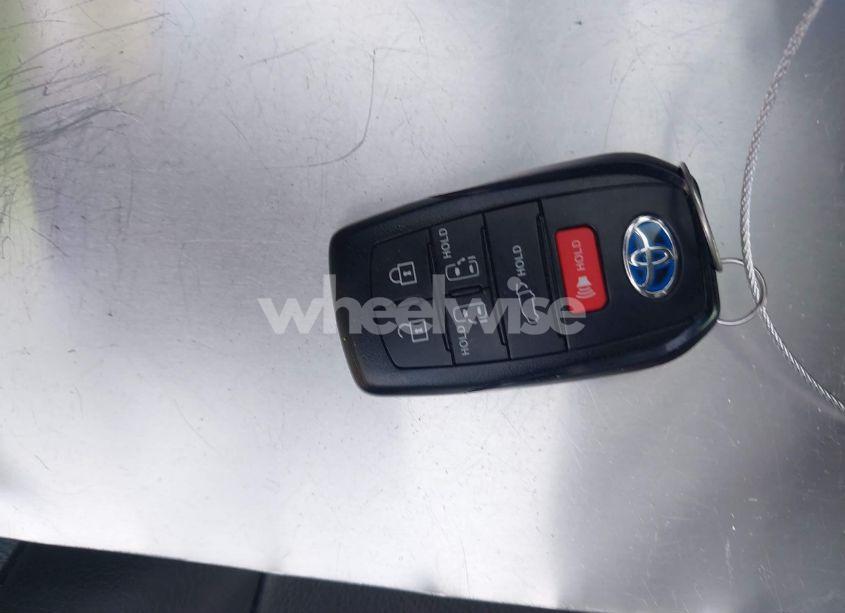 Photo 11 of 2024 Toyota Sienna XSE (VIN 5TDXSKFC0RS141120)