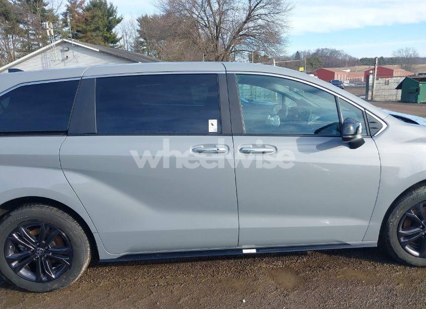 Photo 14 of 2024 Toyota Sienna XSE (VIN 5TDXSKFC0RS141120)