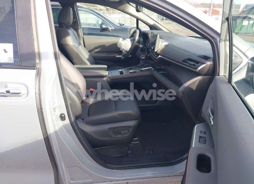 Photo 5 of 2024 Toyota Sienna XSE (VIN 5TDXSKFC0RS141120)