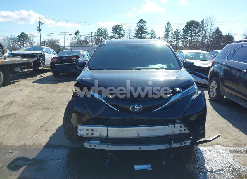 Photo 13 of 2024 Toyota Sienna XSE (VIN 5TDXSKFC1RS138680)