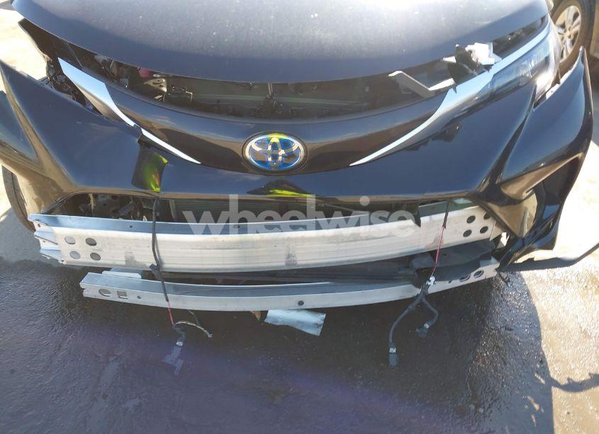 Photo 18 of 2024 Toyota Sienna XSE (VIN 5TDXSKFC1RS138680)