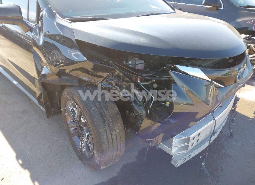 Photo 6 of 2024 Toyota Sienna XSE (VIN 5TDXSKFC1RS138680)