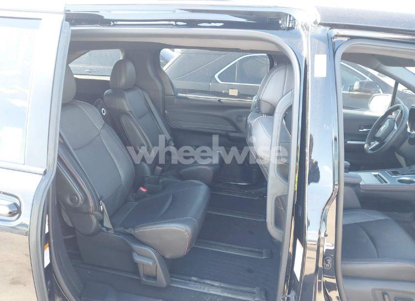 Photo 8 of 2024 Toyota Sienna XSE (VIN 5TDXSKFC1RS138680)