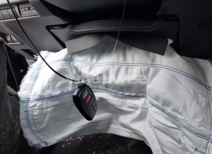 Photo 11 of 2022 Toyota Sienna XSE (VIN 5TDXSKFC5NS069826)