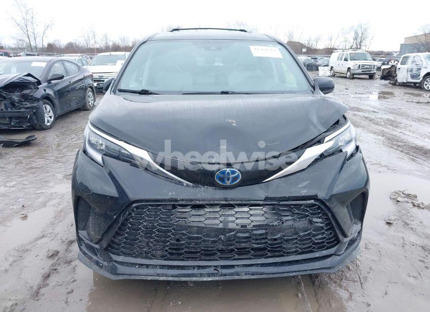 Photo 12 of 2022 Toyota Sienna XSE (VIN 5TDXSKFC5NS069826)