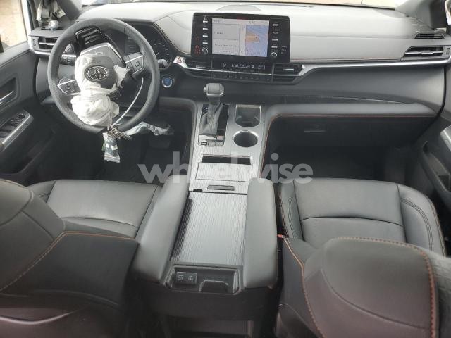2022 TOYOTA SIENNA XSE (VIN 5TDXSKFC6NS059824) main photo