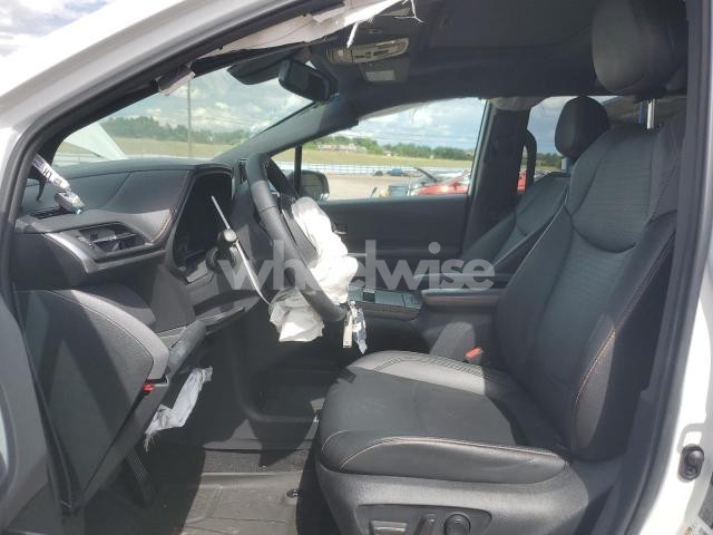 Photo 2 of 2022 TOYOTA SIENNA XSE (VIN 5TDXSKFC6NS059824)