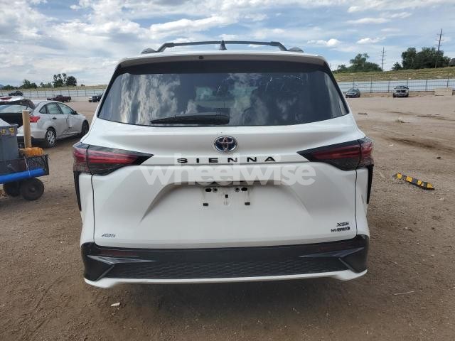 Photo 5 of 2022 TOYOTA SIENNA XSE (VIN 5TDXSKFC6NS059824)