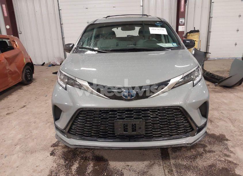 Photo 12 of 2023 Toyota Sienna XSE (VIN 5TDXSKFC6PS085066)