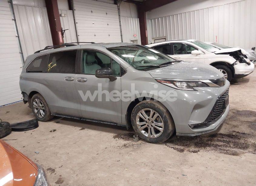 Photo 13 of 2023 Toyota Sienna XSE (VIN 5TDXSKFC6PS085066)