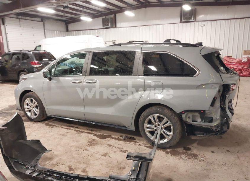 Photo 14 of 2023 Toyota Sienna XSE (VIN 5TDXSKFC6PS085066)