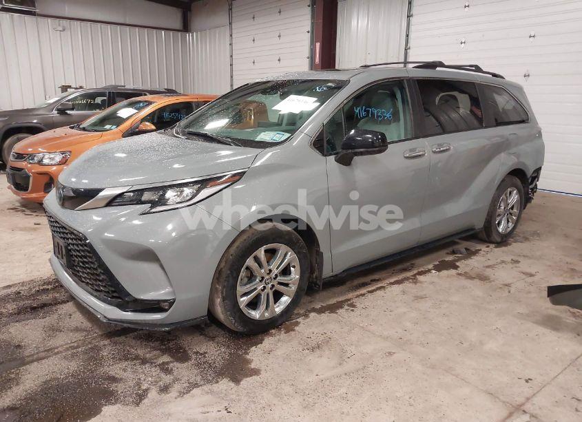 Photo 2 of 2023 Toyota Sienna XSE (VIN 5TDXSKFC6PS085066)