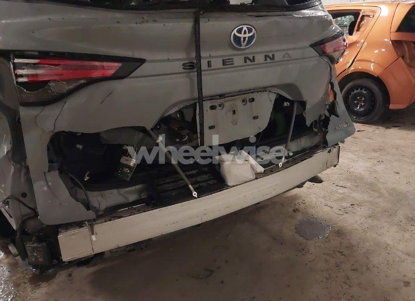 Photo 6 of 2023 Toyota Sienna XSE (VIN 5TDXSKFC6PS085066)