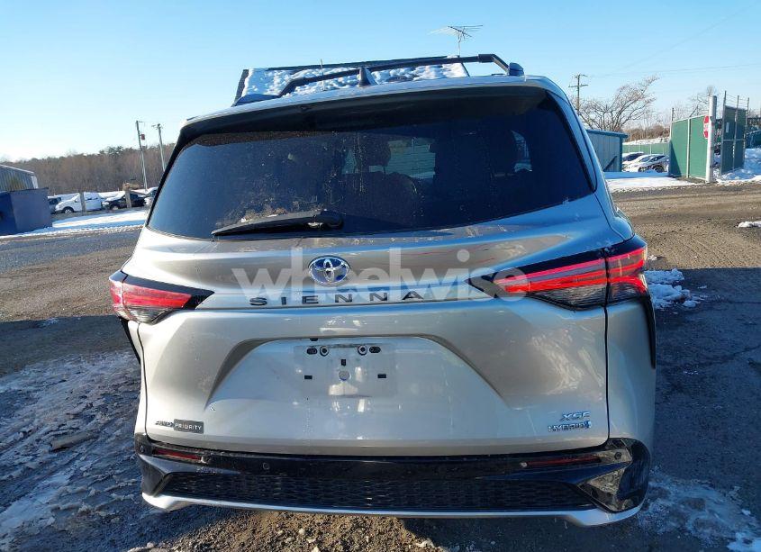 Photo 16 of 2021 Toyota Sienna XSE (VIN 5TDXSKFC7MS027124)