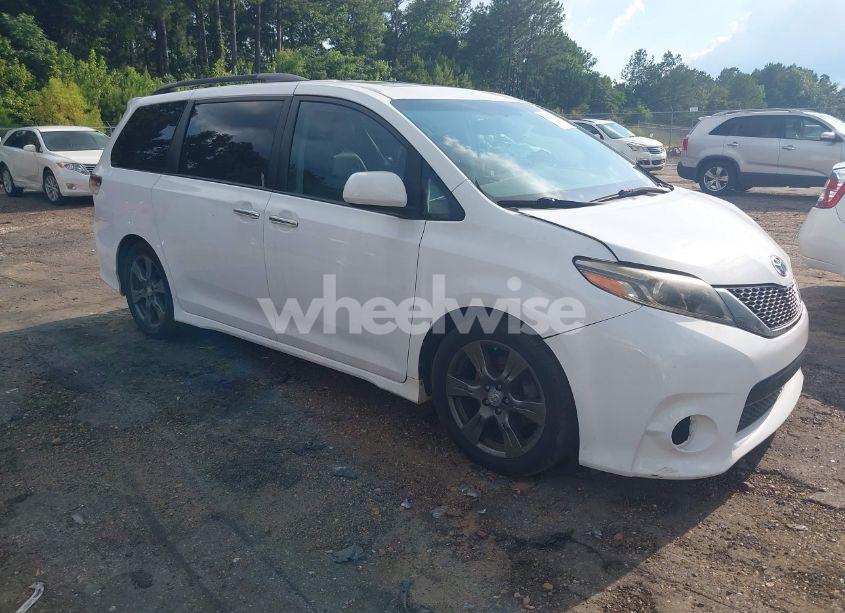 2017 Toyota Sienna SE PREMIUM 8 PASSENGER (VIN 5TDXZ3DC0HS885822) main photo