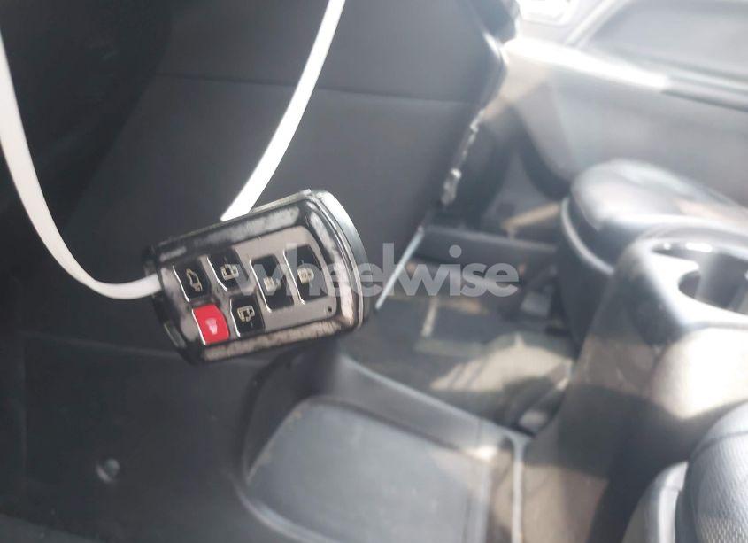 Photo 11 of 2017 Toyota Sienna SE PREMIUM 8 PASSENGER (VIN 5TDXZ3DC0HS885822)