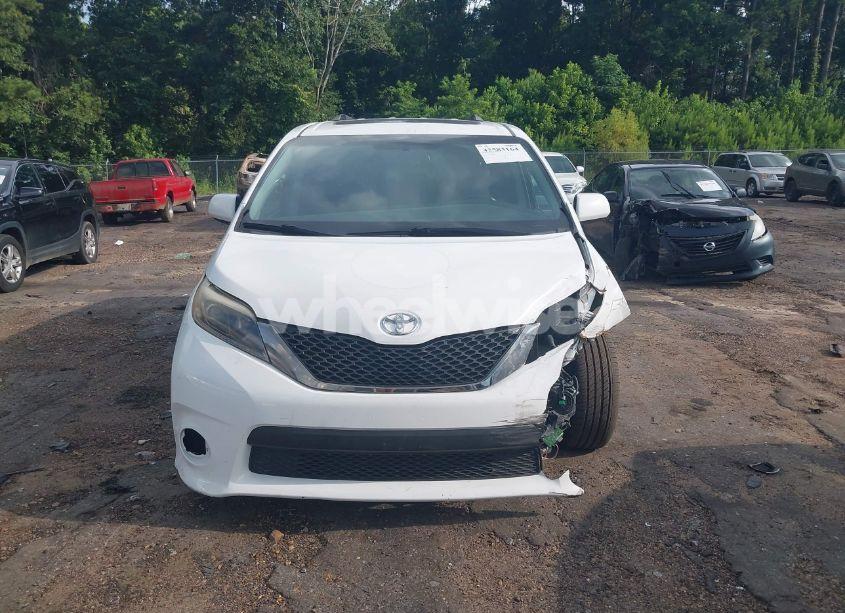 Photo 12 of 2017 Toyota Sienna SE PREMIUM 8 PASSENGER (VIN 5TDXZ3DC0HS885822)