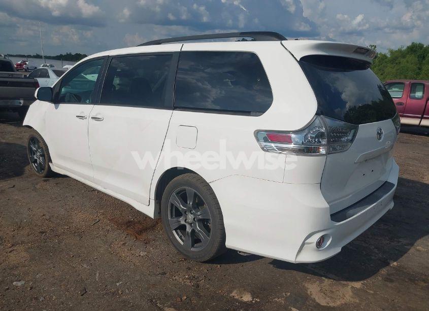 Photo 3 of 2017 Toyota Sienna SE PREMIUM 8 PASSENGER (VIN 5TDXZ3DC0HS885822)