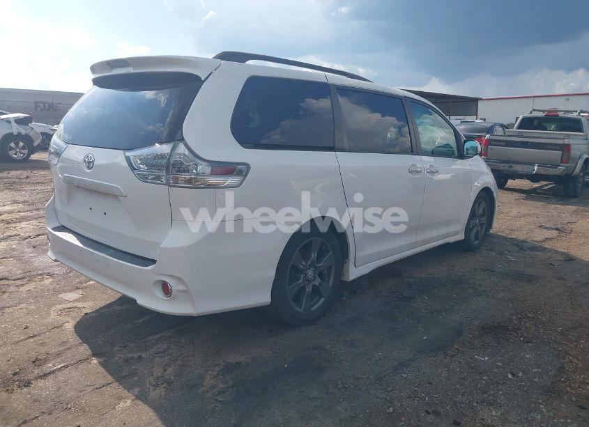 Photo 4 of 2017 Toyota Sienna SE PREMIUM 8 PASSENGER (VIN 5TDXZ3DC0HS885822)