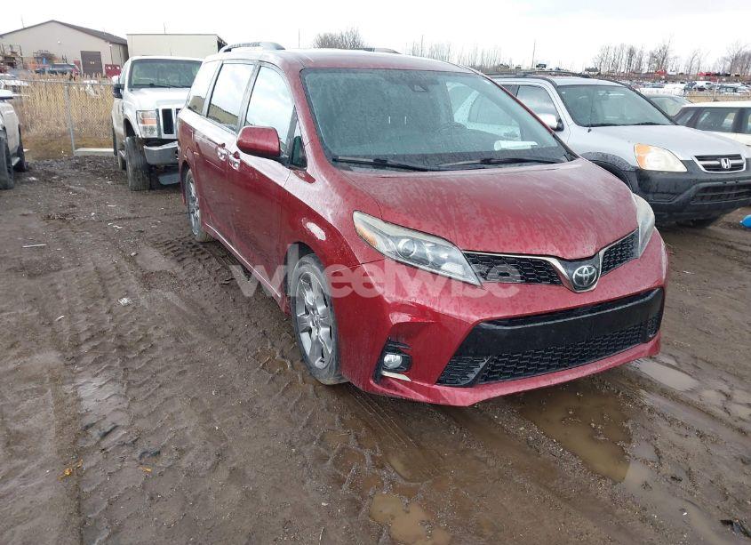 2018 Toyota Sienna SE 8 PASSENGER (VIN 5TDXZ3DC0JS952795) main photo