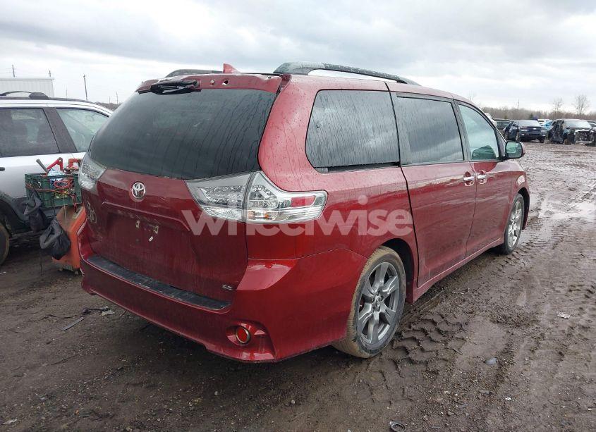 Photo 4 of 2018 Toyota Sienna SE 8 PASSENGER (VIN 5TDXZ3DC0JS952795)